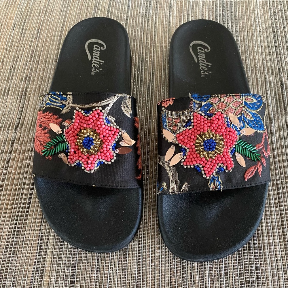 Candie's Black Floral Embellished Sandals Size 8 Slip On